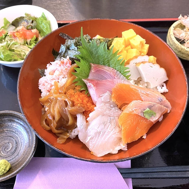 三越前ランチ　限定10食！島根県の「ごっつお丼」でしょ！！
