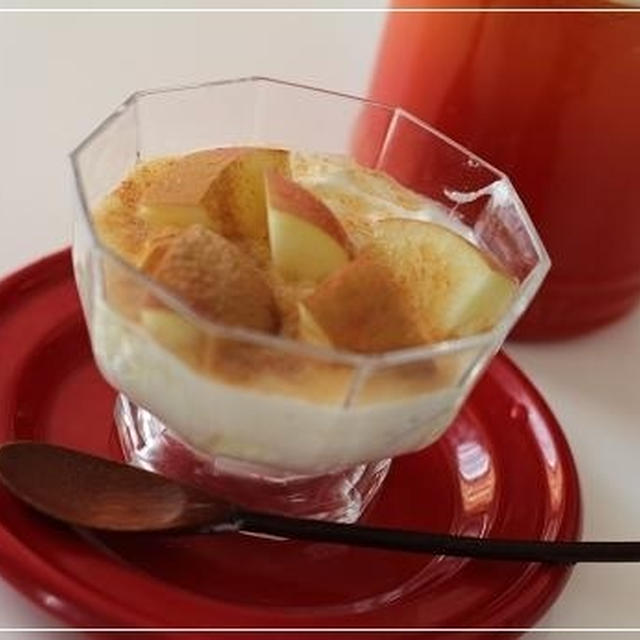 りんごとはちみつのクリームヨーグルト、シナモン風味☆