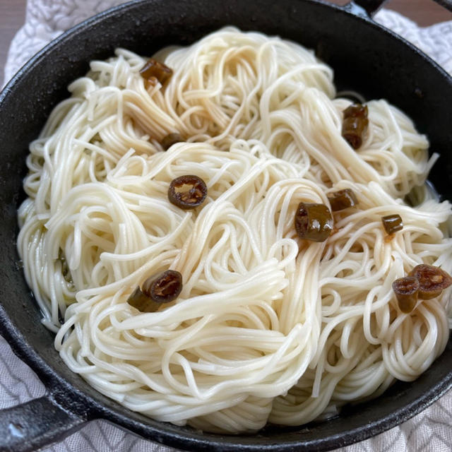 アヒージョとシメの青唐辛子素麺