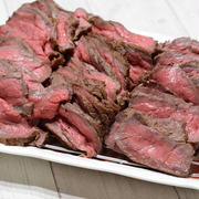 もんちゃん15歳の誕生日は「肉！肉！！」。