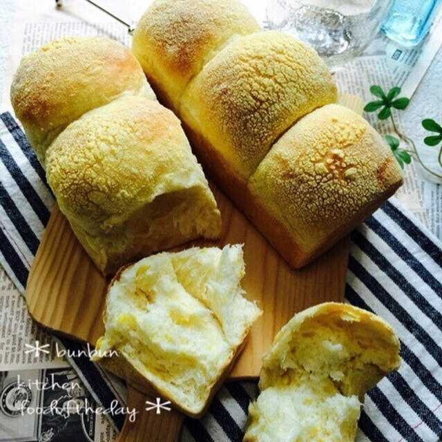 トウモロコシのパンで朝ごはん♡