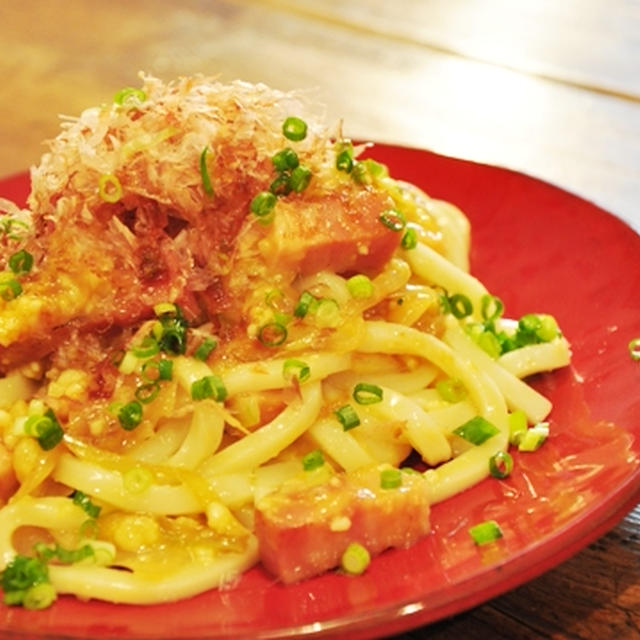 うどん対決！！　　和風カルボナーラ　＆　モンゴル風？！　肉野菜ぶっかけうどん