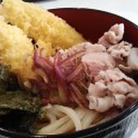 最近麺類ばっかです、が、しかし！キス天の激安天ぷらうどん