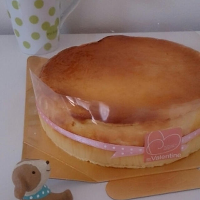 ホールで、バニラスフレチーズケーキ！
