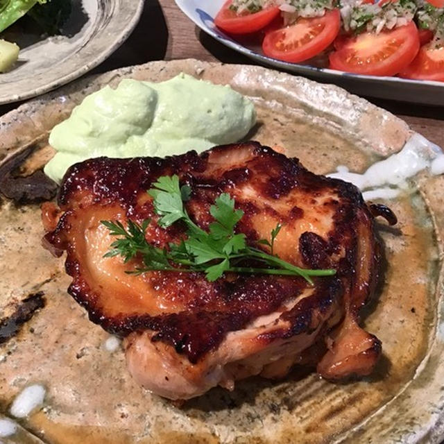 ◆クリーミィアボカドソースで、鶏照焼きが抜群に美味しく！