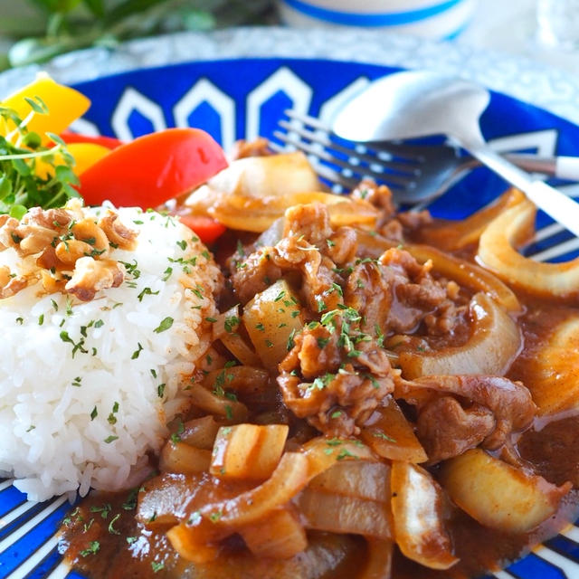 レンジで5分！！豚こま切れ肉と玉ねぎカサ増しポークチャップ