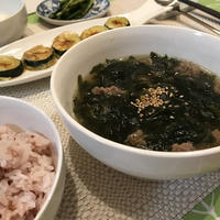 韓国おうちごはん「わかめと牛肉のスープ」。