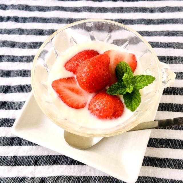 市販のカップ入りヨーグルトで、プチデザート