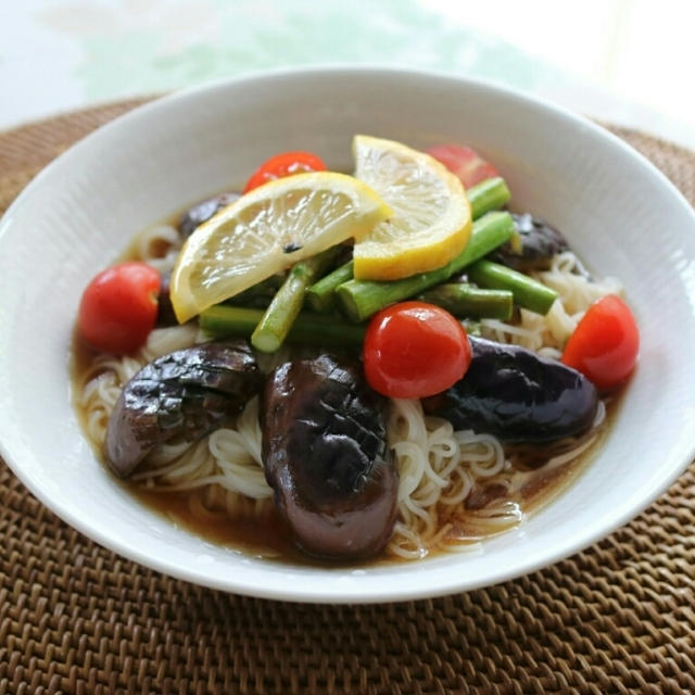 茄子の麺つゆ浸しそうめん♪