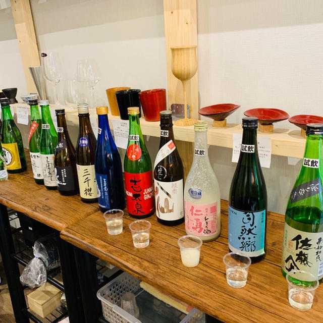 一杯100円から試飲できる、shu sake corpで10酒飲み比べ