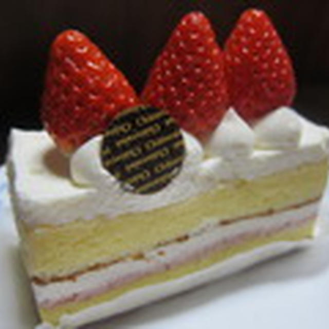 ぴよのハッピー　～シャトレーゼ　春色のいちごケーキ～