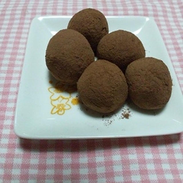 チョコレートトリュフに初挑戦しました～♪  