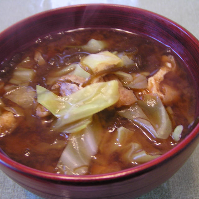 春キャベツともずくの味噌汁