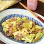 材料2つの簡単な炒めもの！さっぱりコクうま♡「豚肉とキャベツの塩麹レモン炒め」