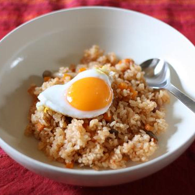 炊飯器で簡単♪ウインナーとキノコのトマトピラフ