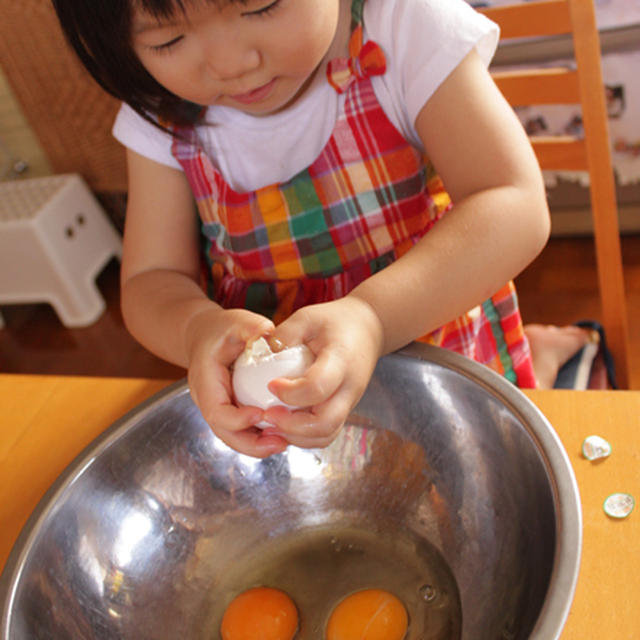 次女のん　卵を割る！　豆たまご焼き　《包丁を使わない料理》