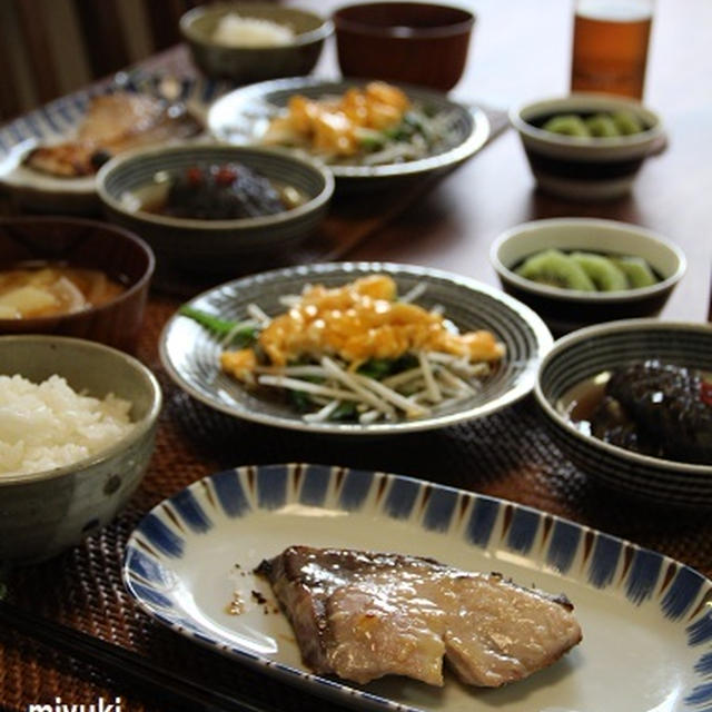 ぶりの西京漬け定食。