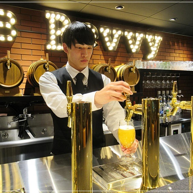 大人の飲めるフードコート「フードホールブラスト！トーキョー」大型アメリカンフードホール