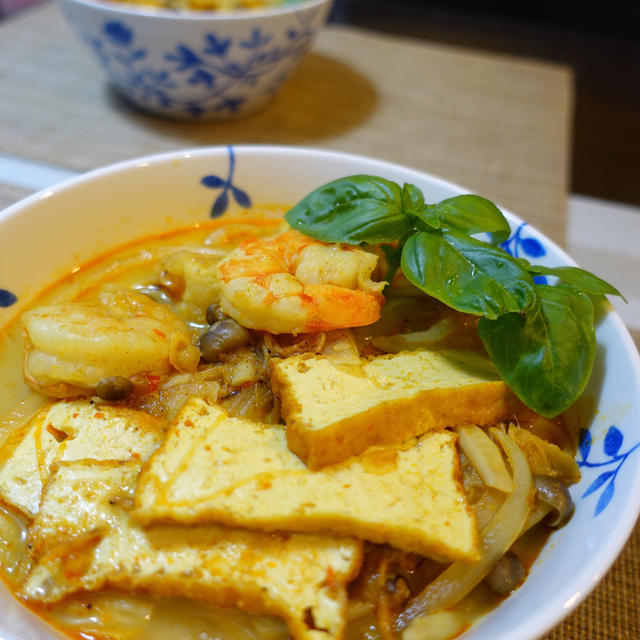 【レシピ】エビと厚揚げのシンガポールラクサ風 陳健太郎さん スパイスの効いたココナッツエスニック麺