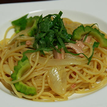 イカの塩からとゴーヤの和風パスタ