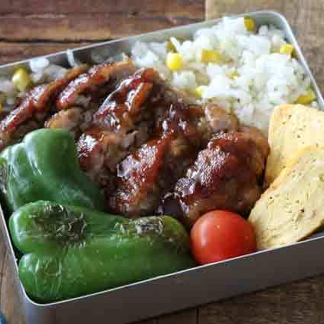 美味しいかさ増し！？牛こま肉と豚こま肉のかたまりステーキ弁当
