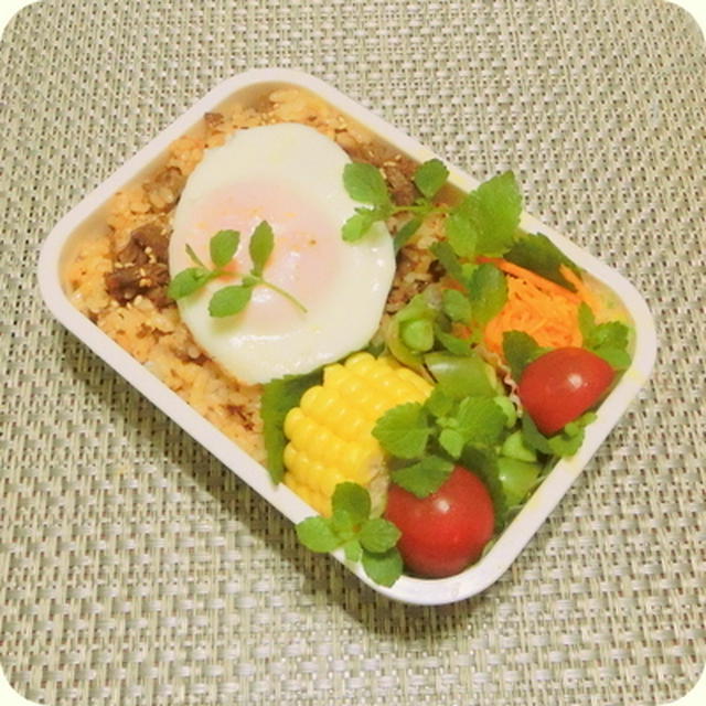 今週のお弁当、　　　　　女子会でワイン♪
