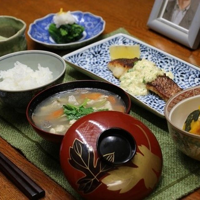 レシピ付き献立　鯛のソテー香りソース・きゅうりとタコの酢の物・小松菜のおろし和え・けんちん汁