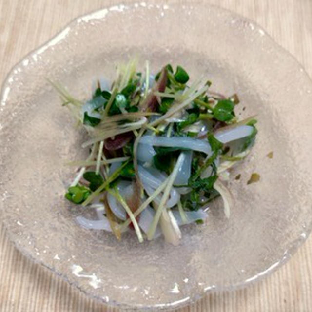 イカそうめんと香味野菜の梅風味和え