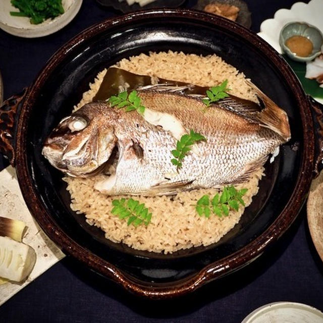 土鍋で炊く鯛めしの夜ごはん