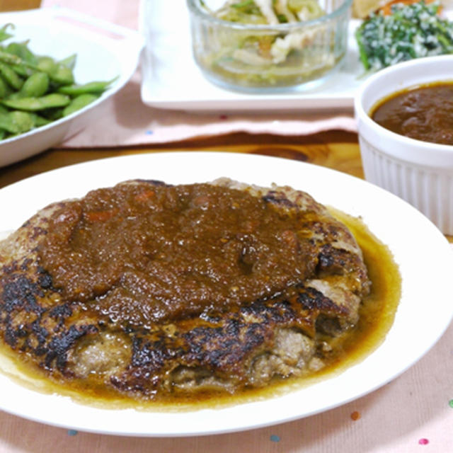 夢のジャンボハンバーグで大満足～♪の晩ご飯。