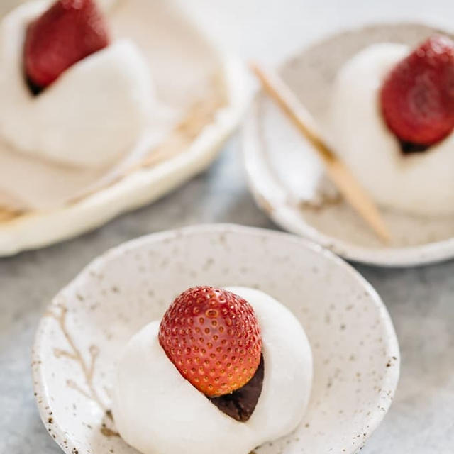 Strawberry Mochi (Ichigo Daifuku) いちご大福