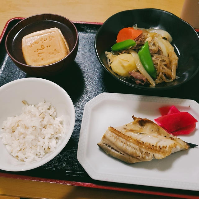 明日の検査のために早めの晩ごはん‥