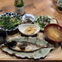 【献立】鯵の塩焼き、レタスと卵のオイスターソース炒め、たけのこの煮物、わらびのナムル風、レタスと新玉ねぎとわかめと韓国海苔のサラダ、新玉ねぎのお味噌汁、日本酒
