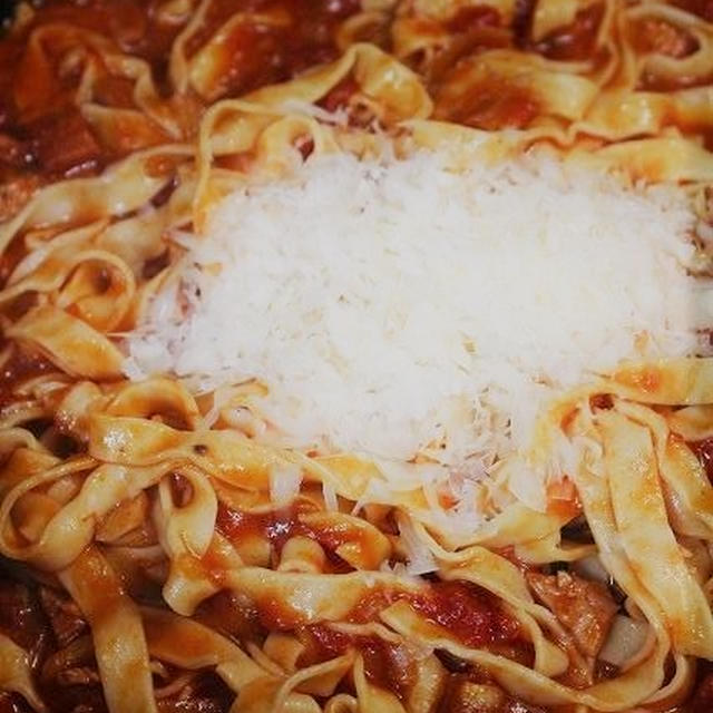 手打ちパスタでアマトリチャーナ　　牡蠣のペペロンチーノ