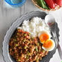 高知県産「赤ピーマン」と「すじなし豆」のキーマカレー