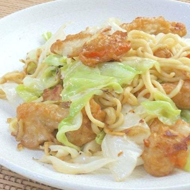 ポン酢醤油でサッパリ旨いっ！キャベツとさつま揚げの和風焼きそば。