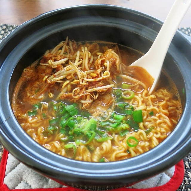 今年のイースターは辛ラーメンです。