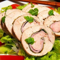 炊飯器で簡単！ハムしそ巻き鶏ハム　　挽き立てブラックペパーで香り豊かな辛さです♪　　