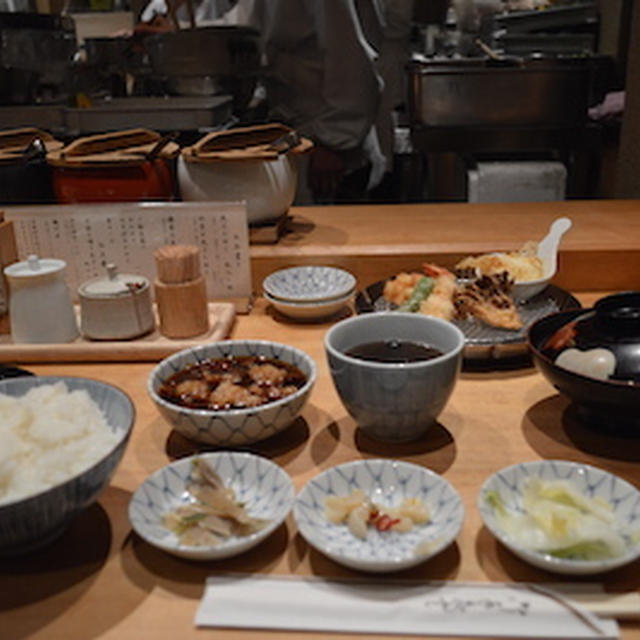 【日本橋】金子半之助　天ぷらめし980円　品数の多さとたまごの天婦羅と白飯の相性がマル