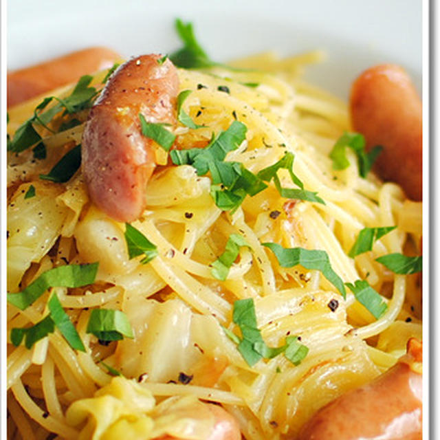 キャベツとウインナーのアーリオオーリオのスパゲッティ