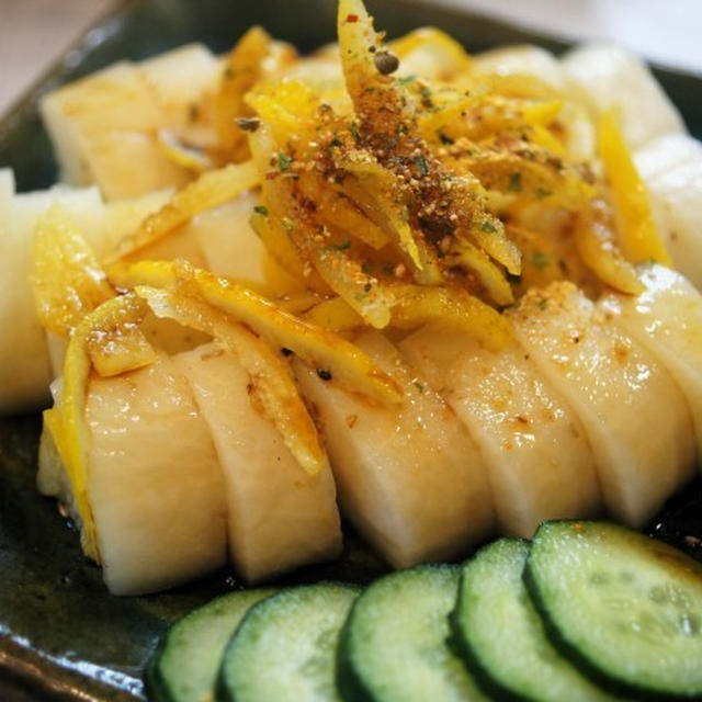 ■副菜【柚子の香り満載の　柚子大根の甘酢漬け】ジップロックで簡単に♪