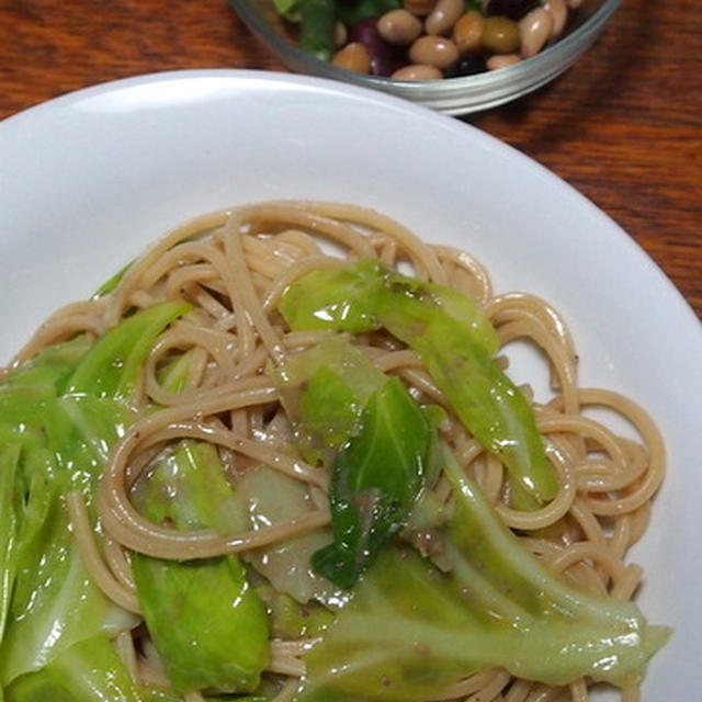 キャベツとアンチョビのパスタ