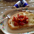 簡単朝ごはん。煮りんごとカマンベールで「ノルマンディー風オープンサンド」