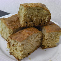 スパイス・アップルソースケーキ。