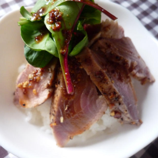 旬を迎えます♪　カツオのガーリックステーキ丼