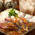 かつおのたたき、中華風ピリ辛ソース　魚、肉、何でもいけます。