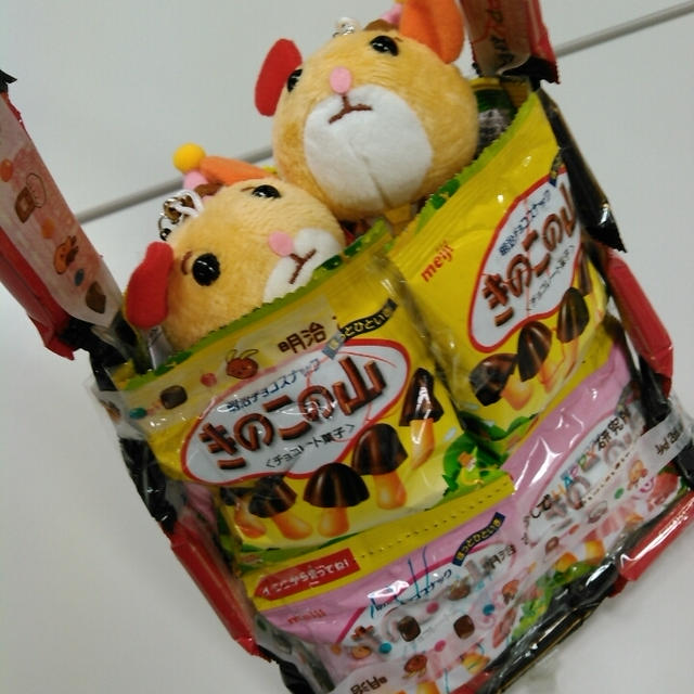 おかしバッグ作り☆明治おかしでHAPPY研究所『おかしでHAPPY ハロウィンパーティー』