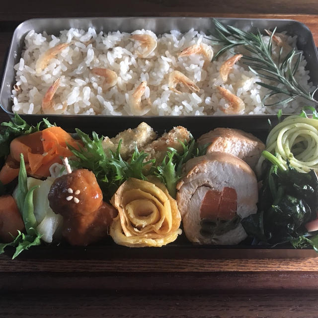 お弁当（桜えびの炊き込みご飯）