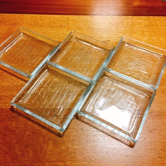 キャンドゥのガラス皿。