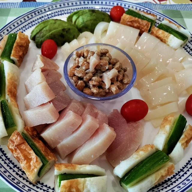 どっさりと買い込む果物 ～ お刺身ご飯